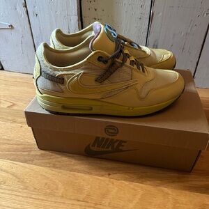 Nike air max 1 Travis Scott cactus jack Saturn Gold